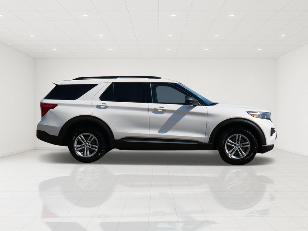Certified Used 2023 White Ford XLT image 2