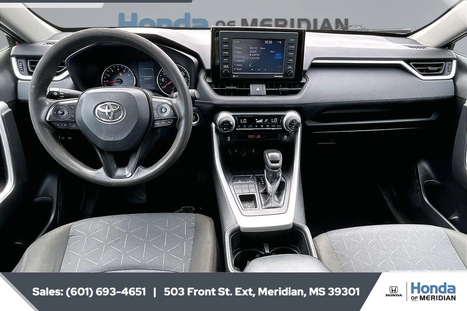 2022 Toyota RAV4 XLE - Photo 13