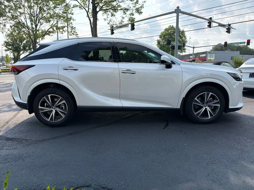 Used 2023 White Lexus 350 Premium image 4