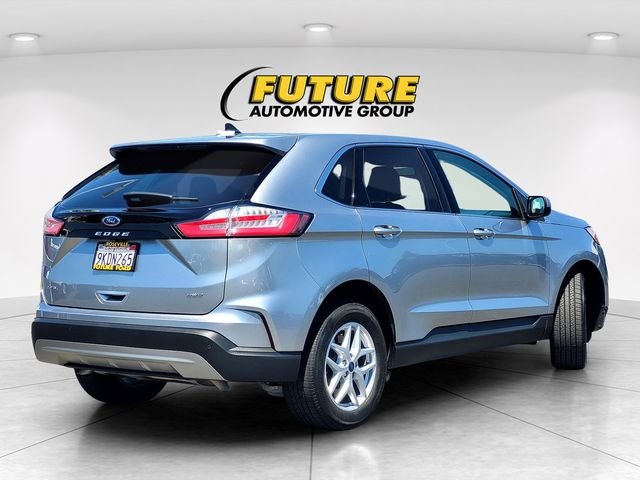 Used 2022 Silver Ford SEL image 4