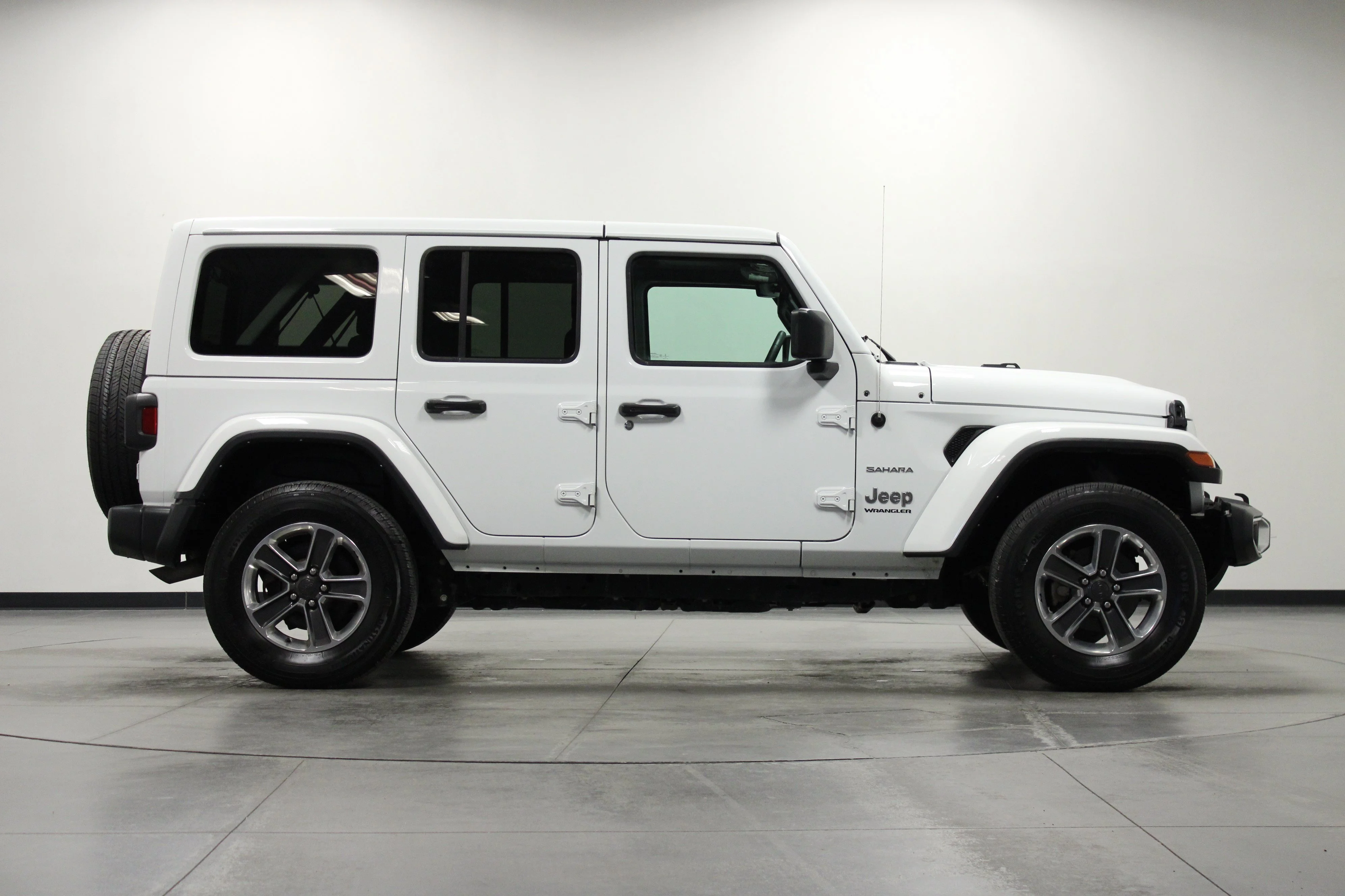 Used 2023 Bright White Clearcoat Jeep Sahara image 3
