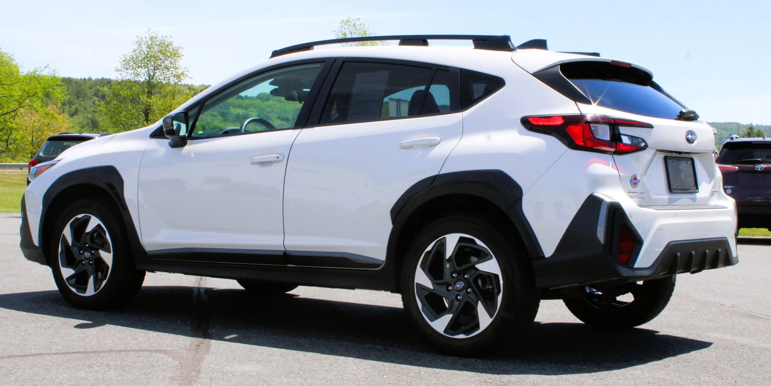 Used 2024 Crystal White Pearl Subaru Limited image 15