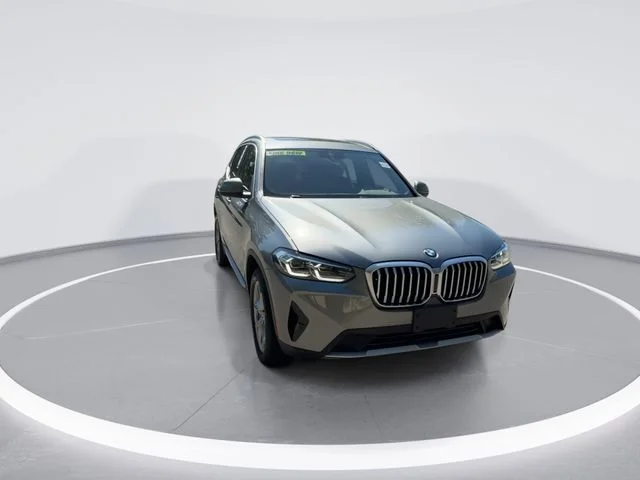 Used 2023 Gray BMW xDrive30i image 2