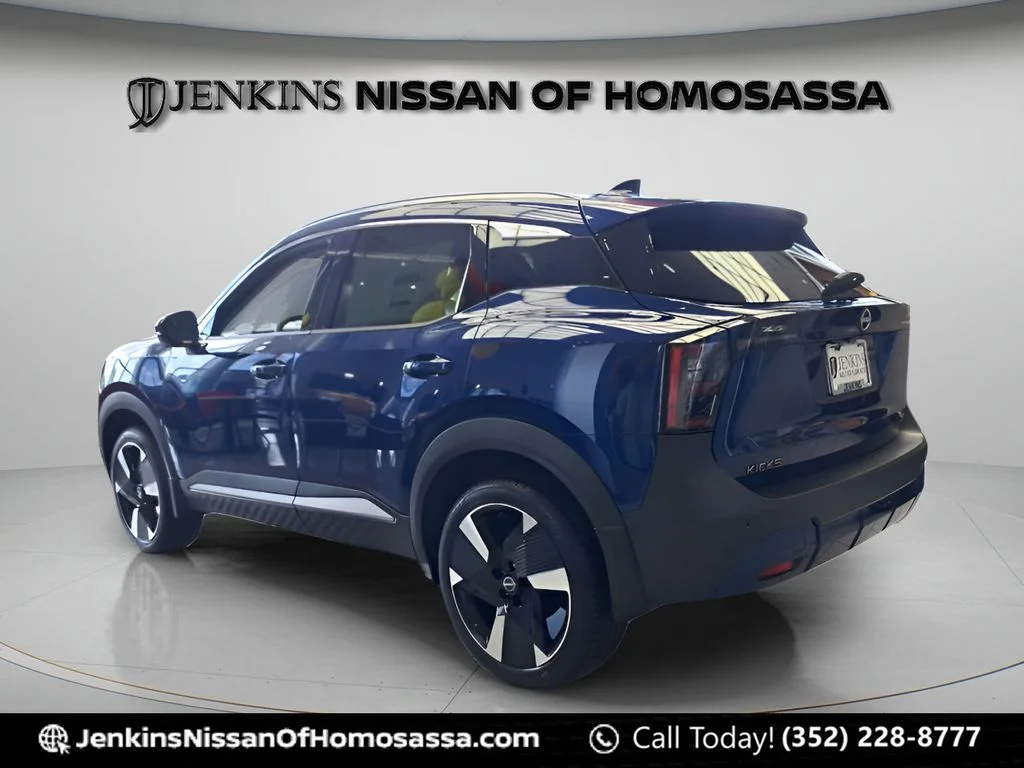 Used 2025 Blue Nissan SR image 5