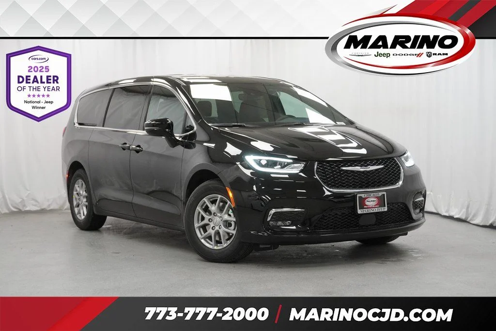2026 Chrysler Pacifica Select's photo