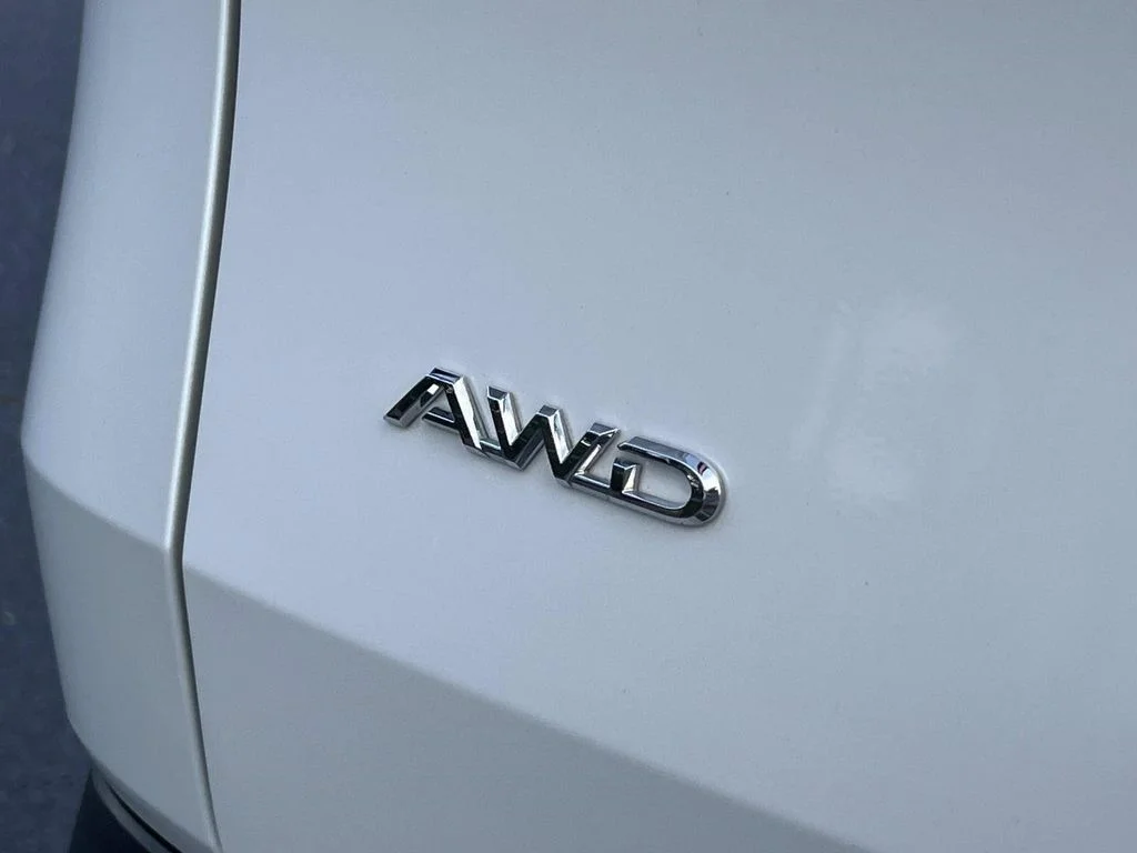 Used 2025 Beige Toyota XLE image 11