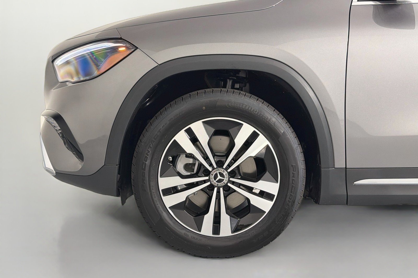 New 2026 Mountain Grey Metallic Mercedes-Benz GLA 250 SUV image 9