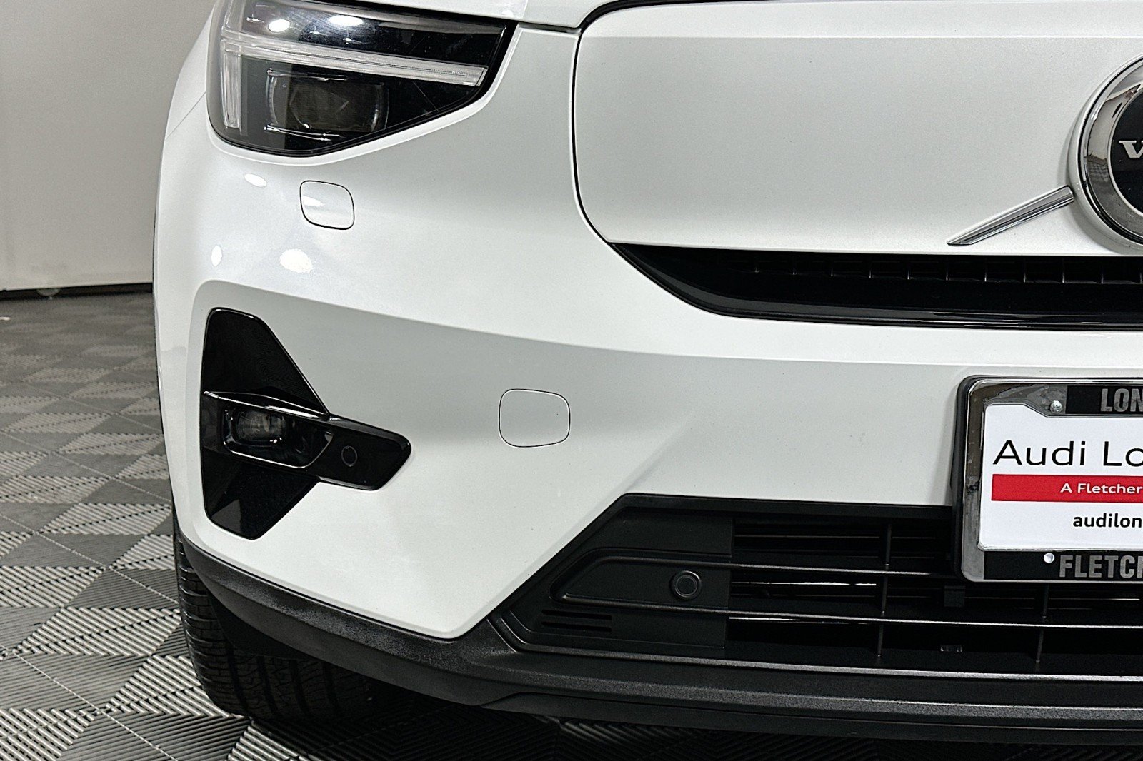 Used 2023 Crystal White Metallic Volvo Ultimate image 16