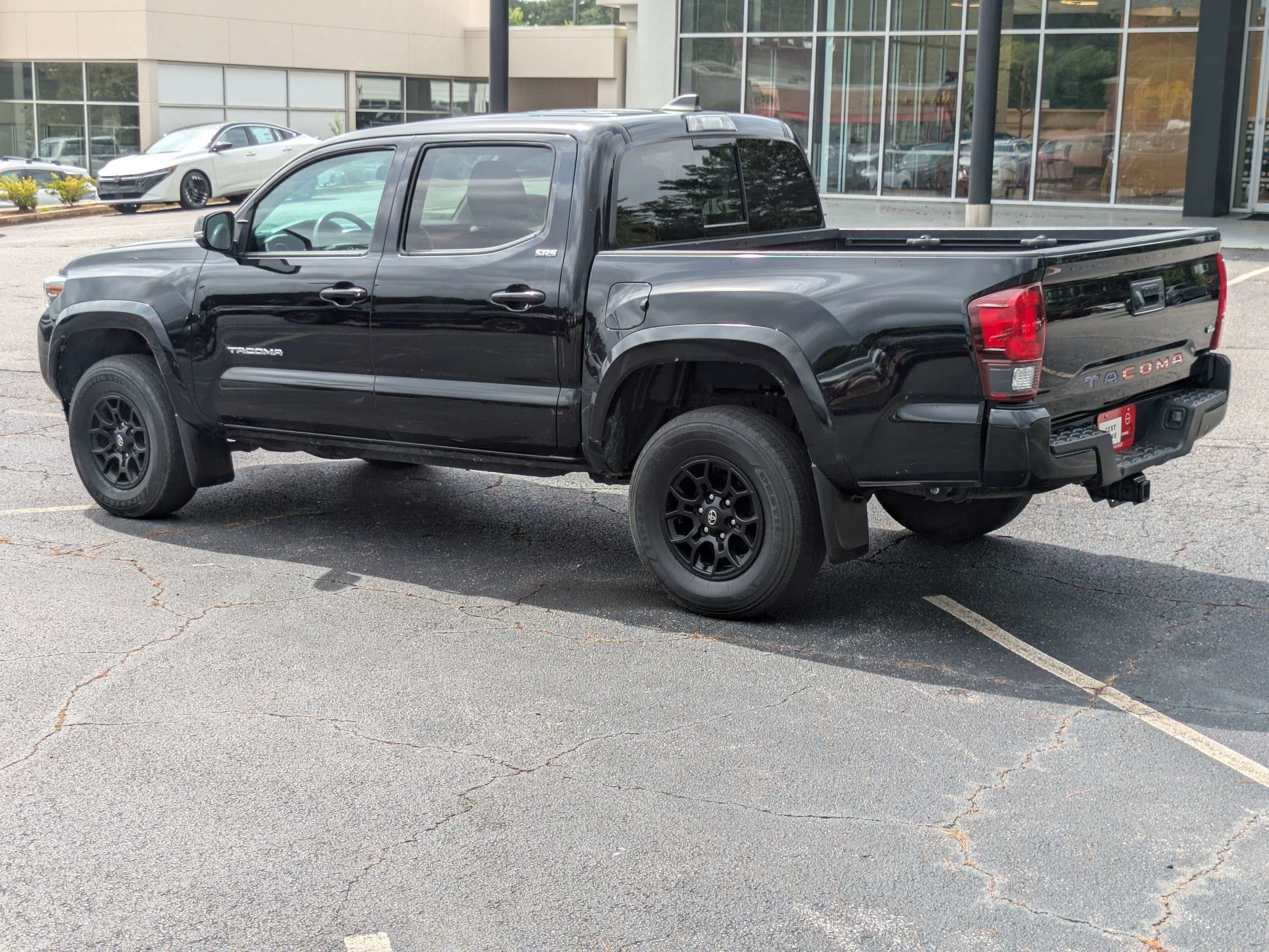 Used 2022 Black Toyota SR5 image 5