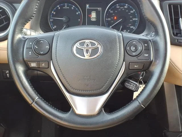 Certified Used 2017 SUPER WHITE Toyota  image 14