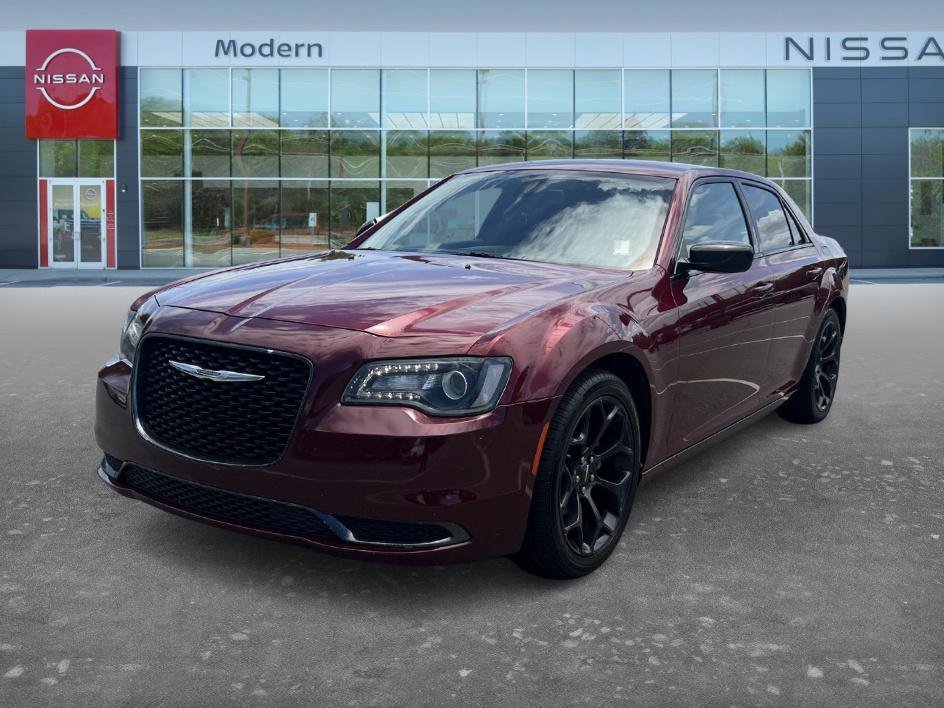 Used 2019 Velvet Red Pearlcoat Chrysler Touring image 1