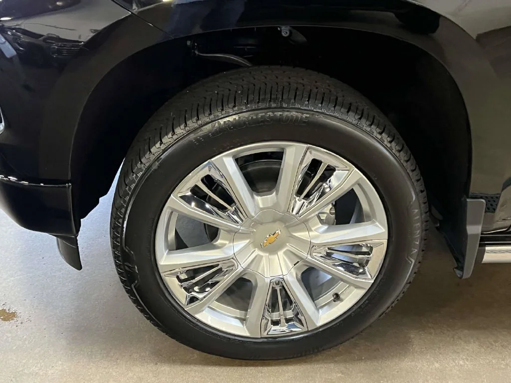 New 2026 Black Chevrolet High Country image 9