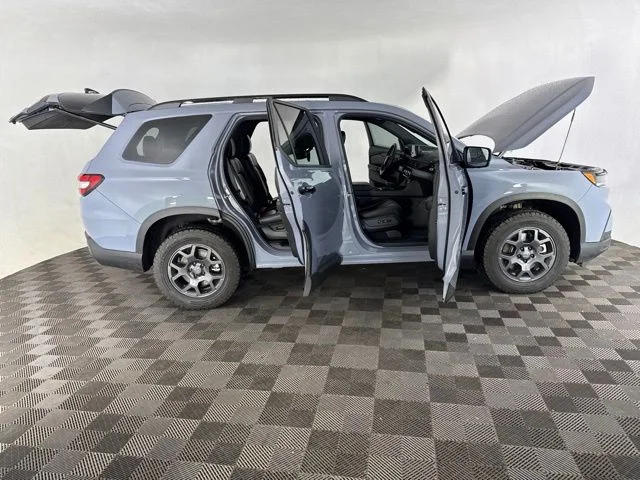 Used 2025 Green Honda TrailSport image 16