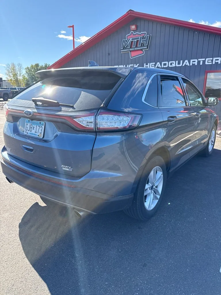 Used 2018 Blue Ford SEL image 5