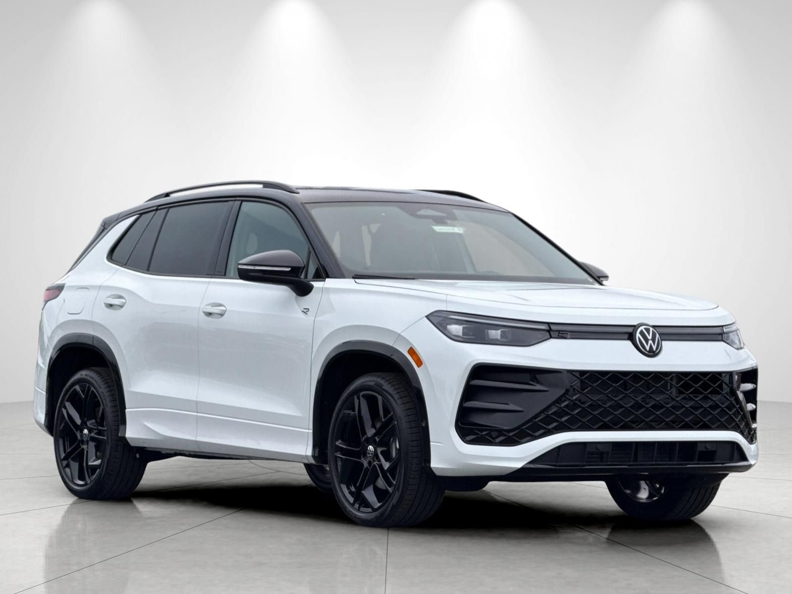 New 2026 Opal White W/Deep Black Roof Volkswagen 2.0T SE R-Line Black image 7