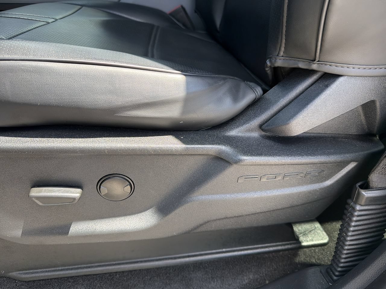 Used 2024 Silver Metallic Ford XLT image 19