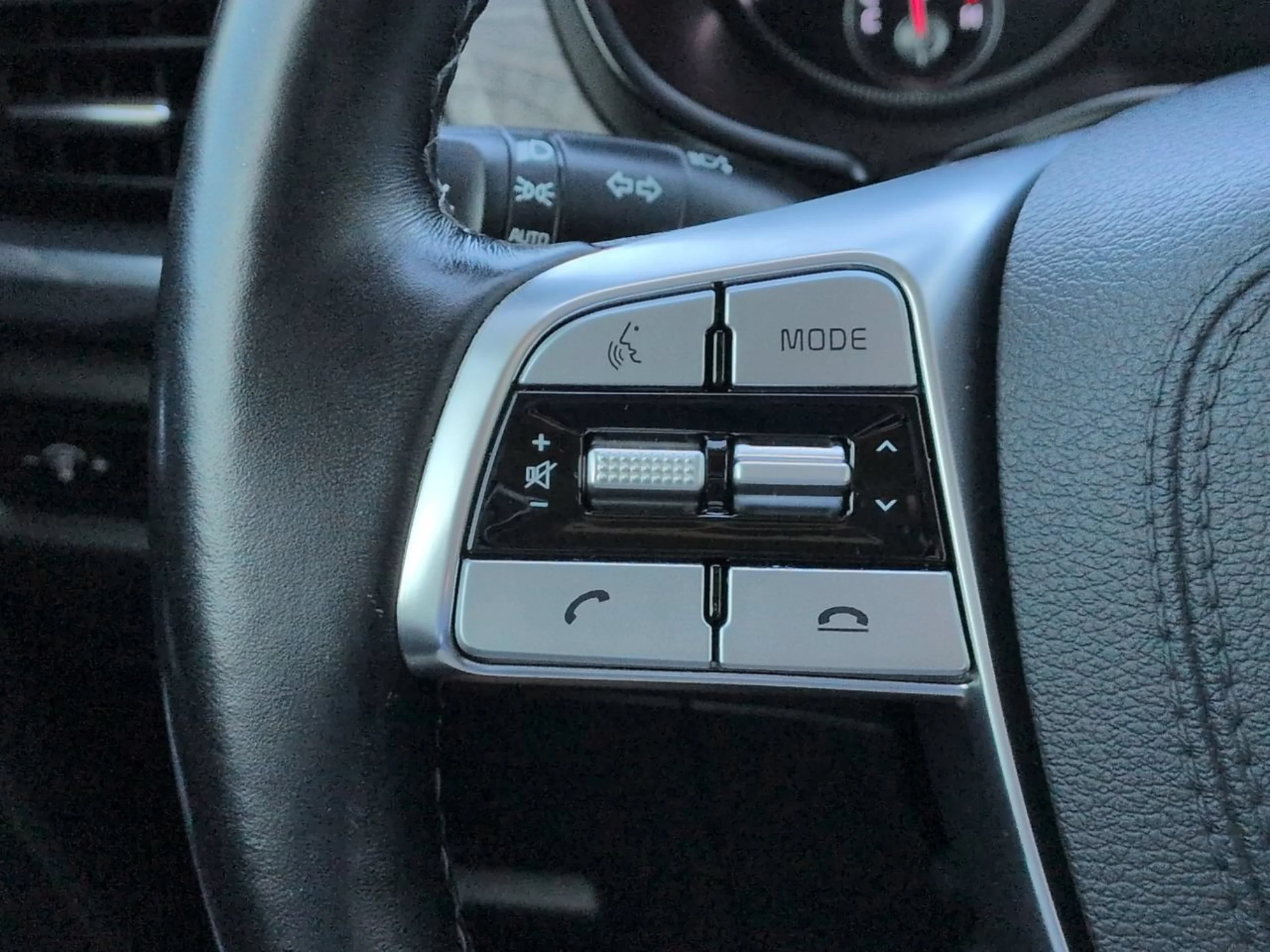 Used 2022 Wolf Gray Kia EX image 25