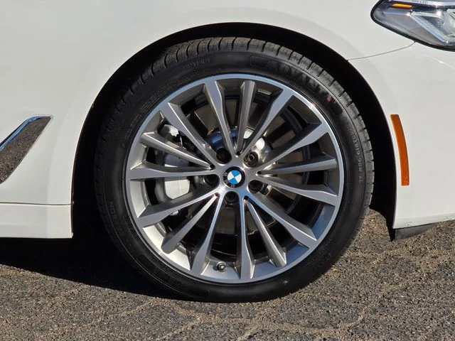 Used 2022 White BMW 530i xDrive image 8