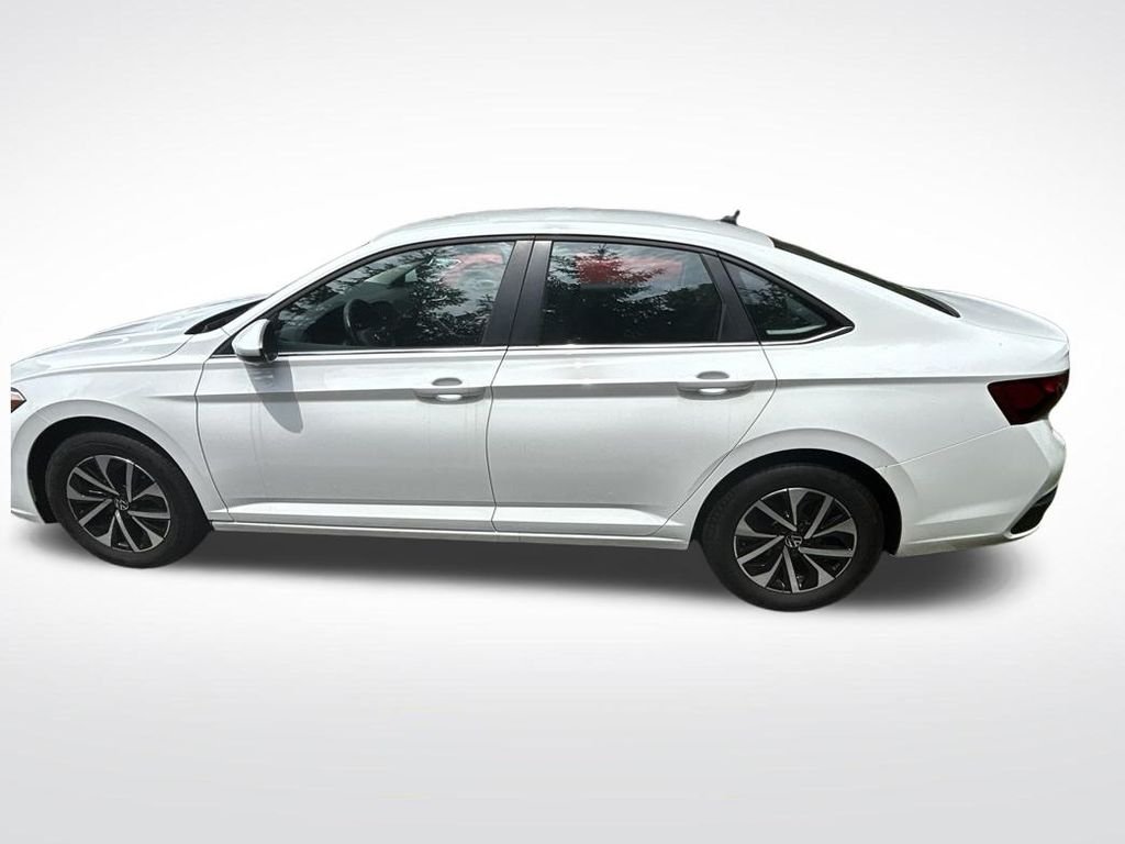 Used 2024 White Volkswagen 1.5T S image 6