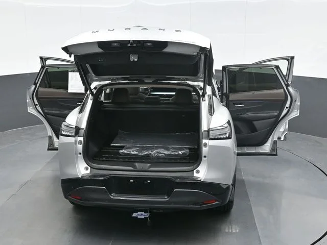 Used 2025 Silver Nissan Platinum image 27