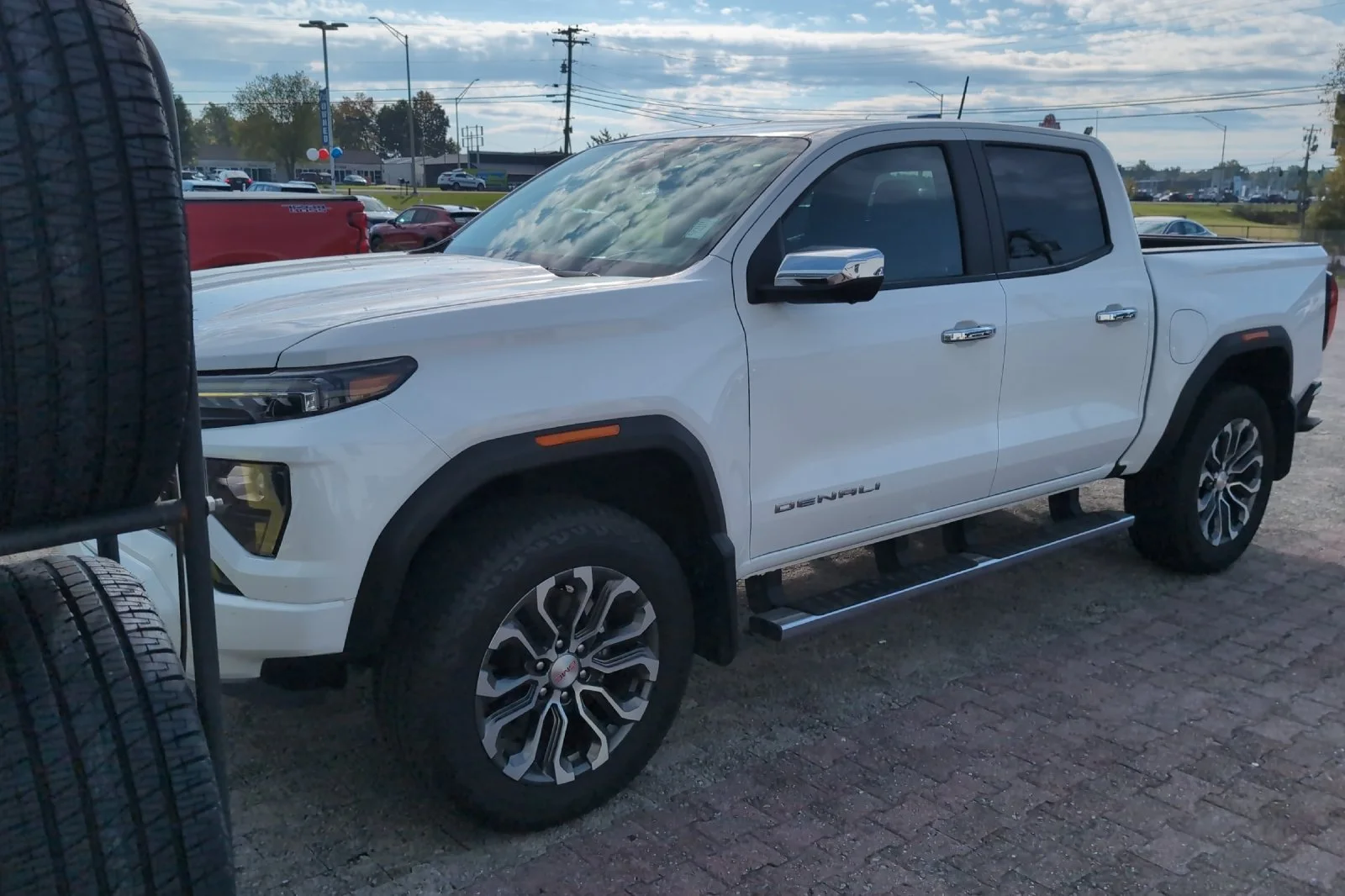 Used 2024 Summit White GMC Denali image 9