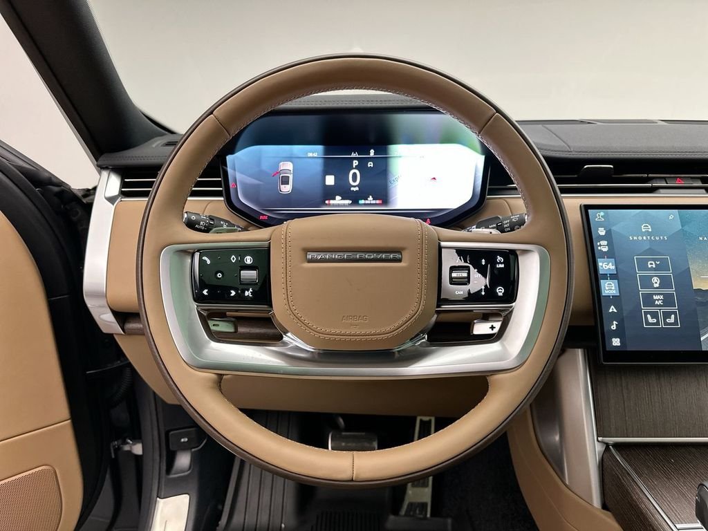 New 2026 Eiger Grey Land Rover SE image 14