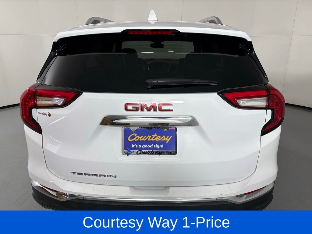 Used 2024 White GMC SLT image 9