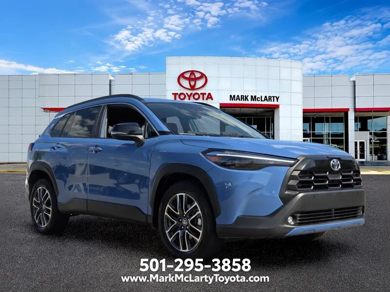 Used 2026 Blue TOYOTA XLE 2WD image 7
