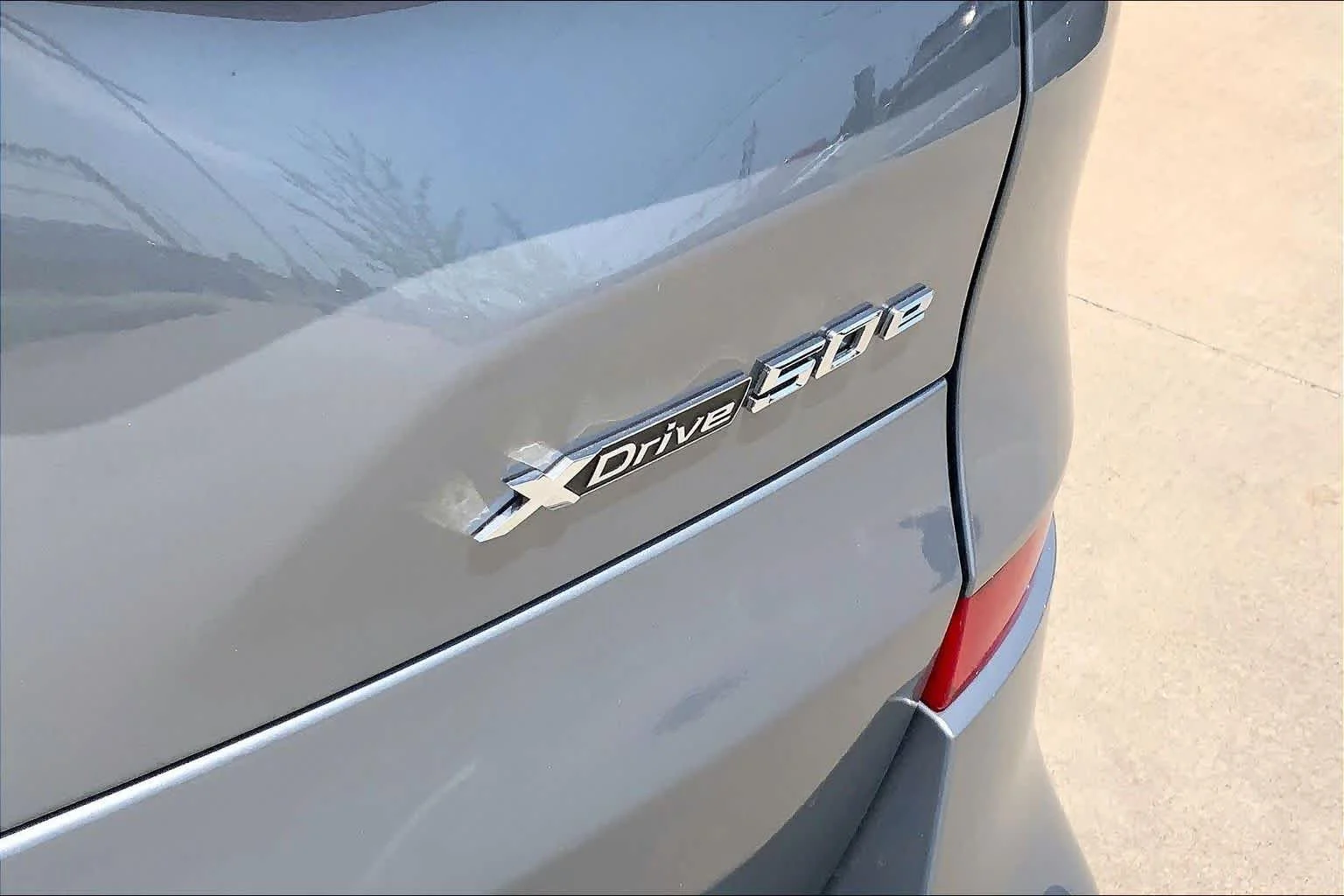 New 2026 Skyscraper Grey Metallic BMW xDrive50e image 15