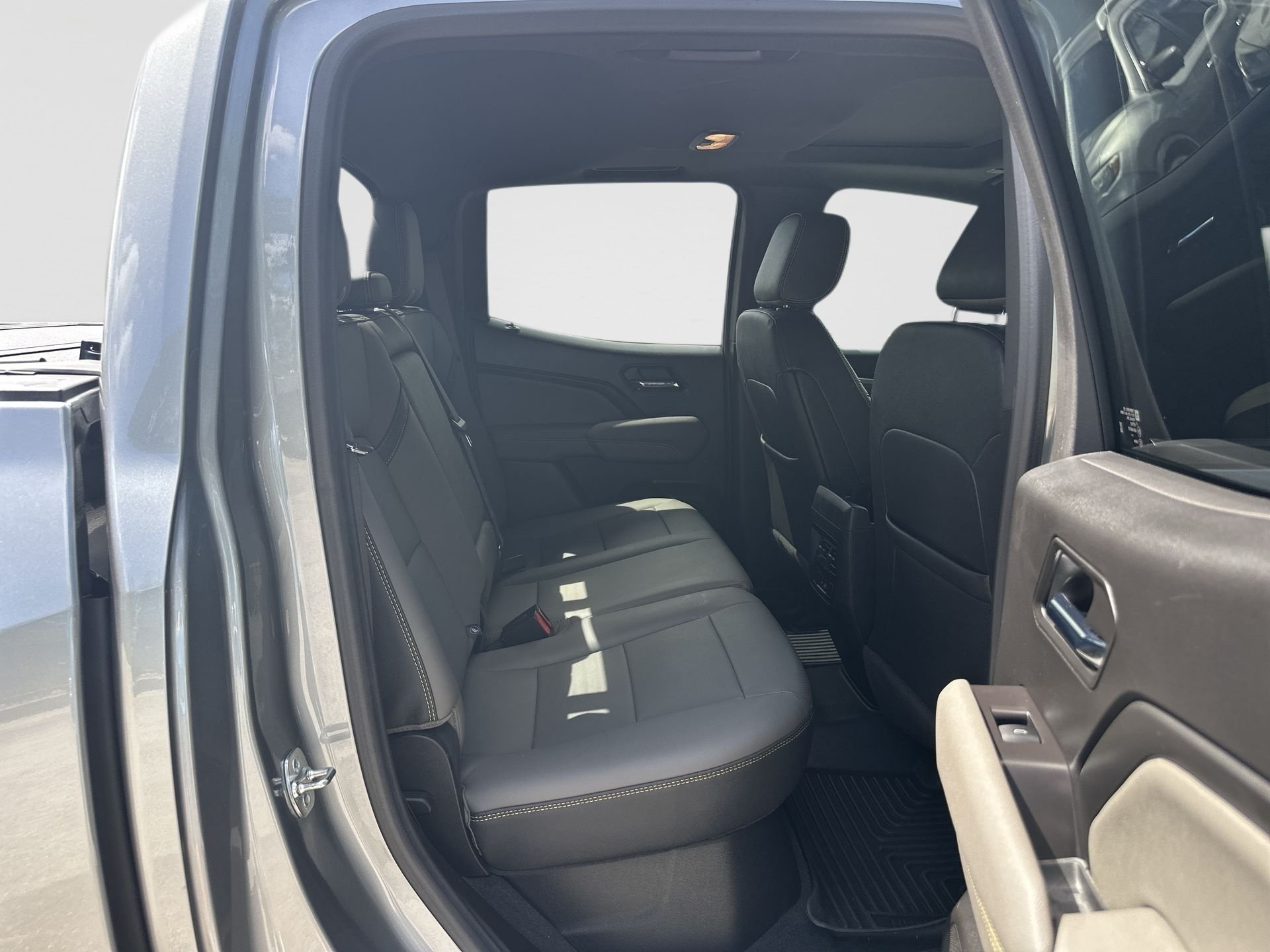 2024 Chevrolet Colorado ZR2 - Photo 27
