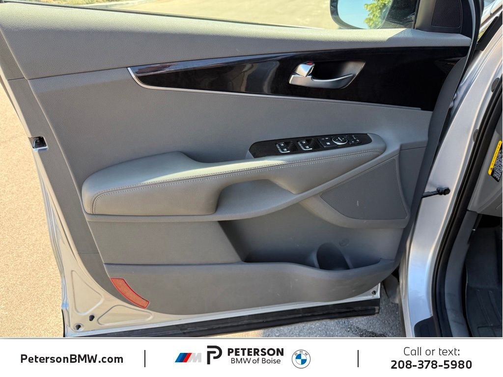 Used 2016 Silver Kia EX image 15