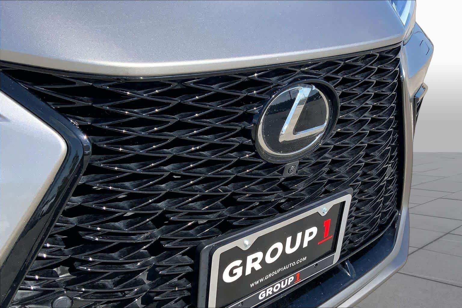 Used 2024 Atomic Silver Lexus F SPORT Handling image 29