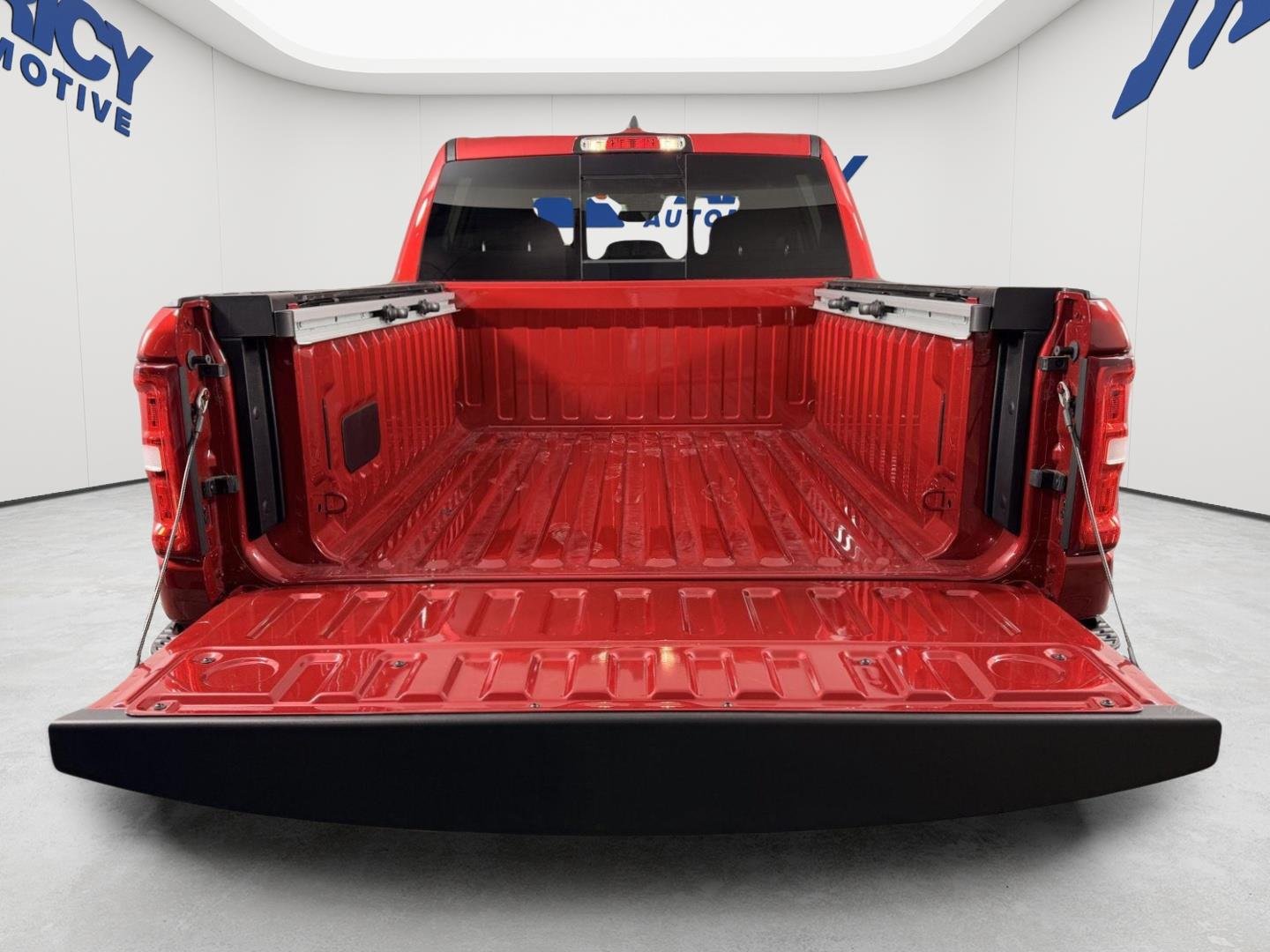 New 2026 Molten Red Pearl-Coat Exterior Paint RAM Big Horn image 5
