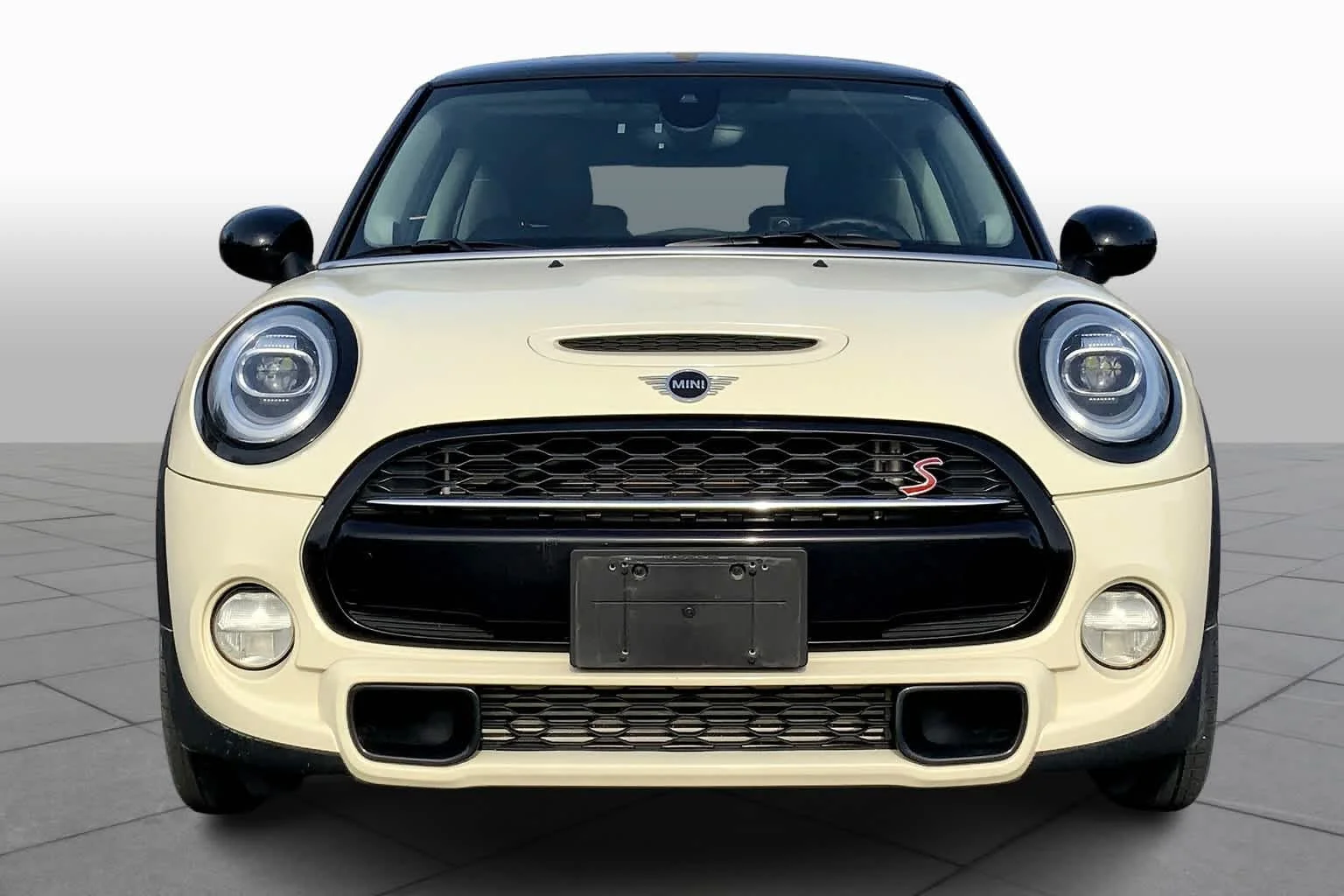 Used 2019 Pepper White MINI Cooper S image 3