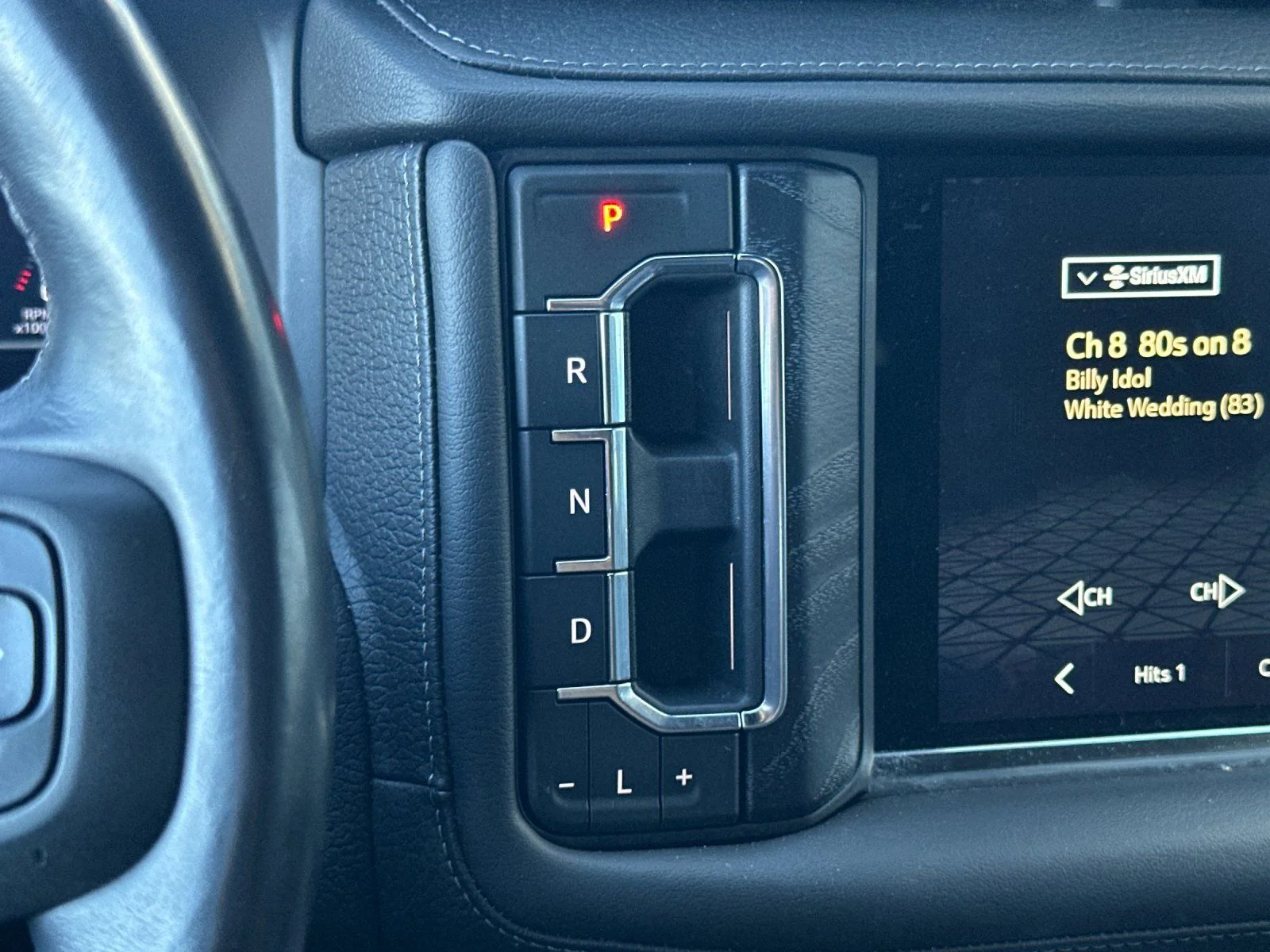 Used 2022 White Frost Tricoat GMC Denali image 21