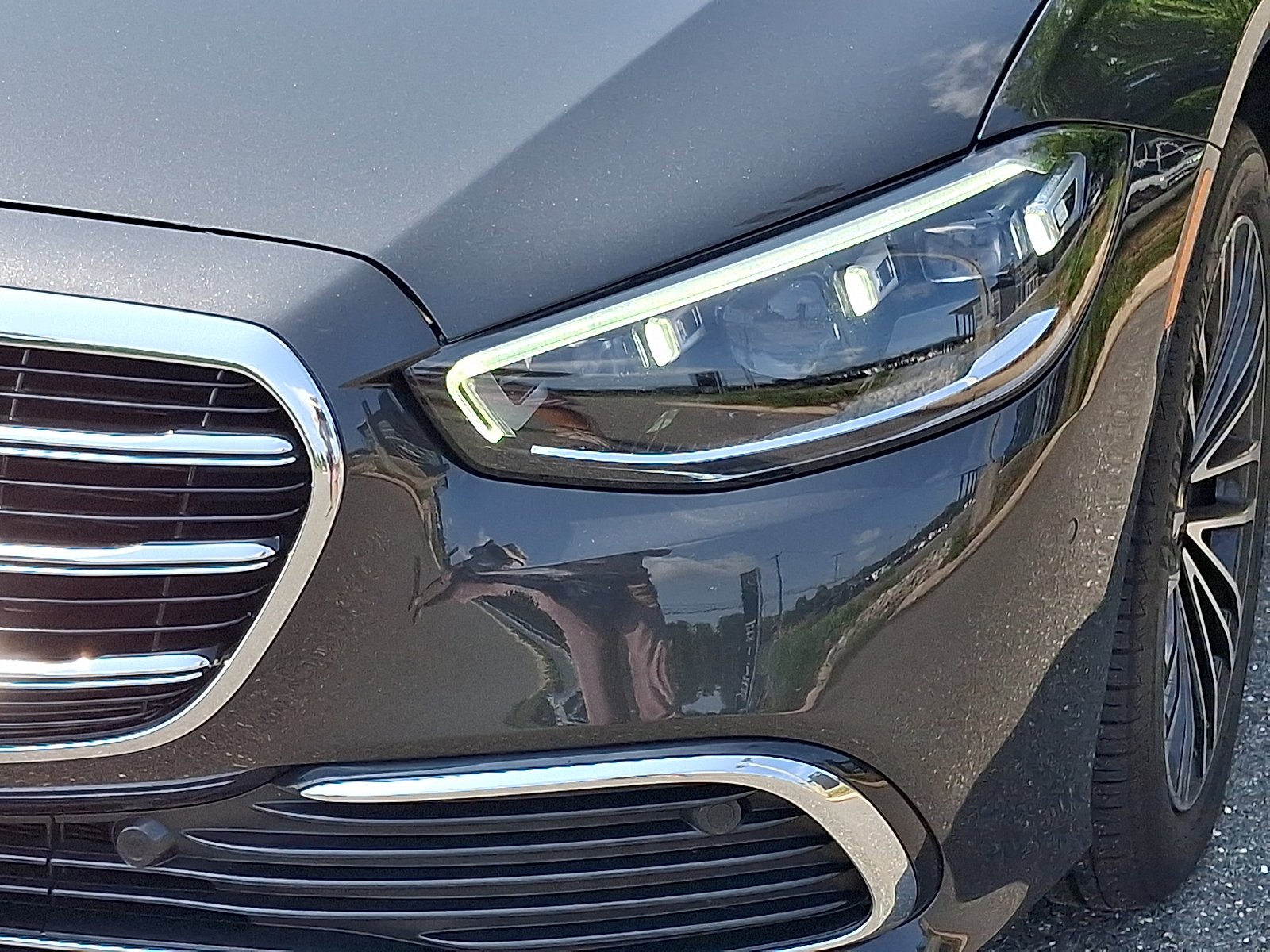Certified Used 2023 Graphite Gray Metallic Mercedes-Benz 4MATIC® image 8
