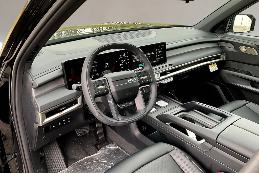 New 2027 Ebony Black Kia S image 7