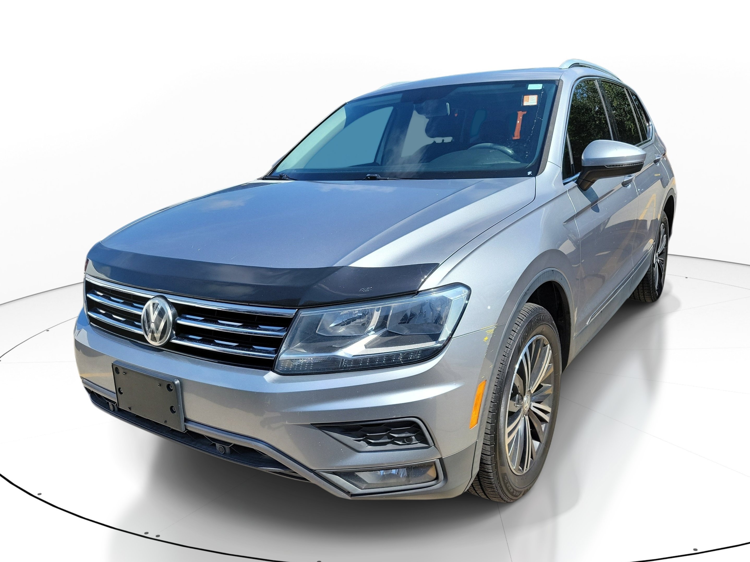 Used 2019 White Silver Metallic Volkswagen SE image 2