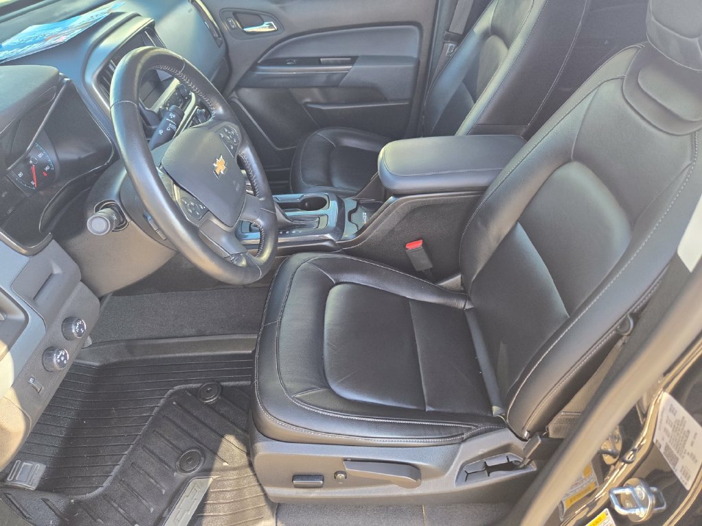 Used 2022 Black Chevrolet Z71 image 11