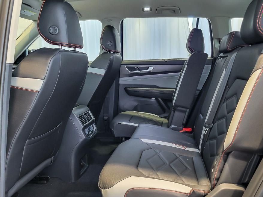 New 2026 Pure Gray Volkswagen 2.0T Peak Edition image 12