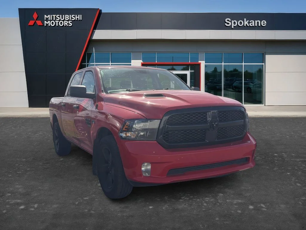 2019 RAM 1500 Classic Express Crew Cab 4x4 5'7's photo