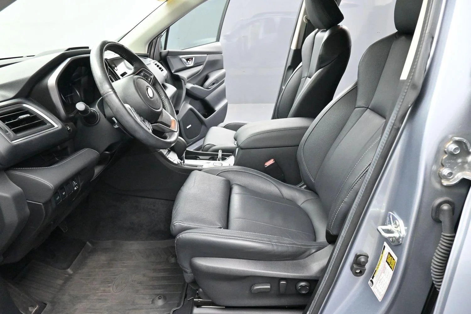 Used 2024 Ice Silver Metallic Subaru Limited image 14