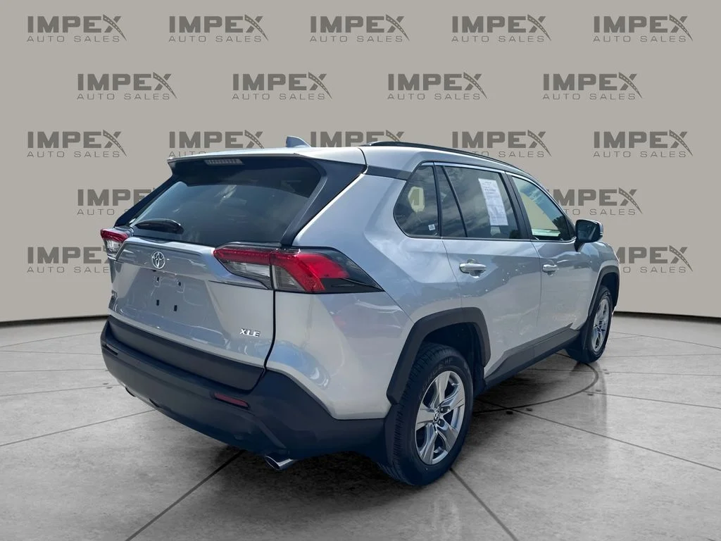 Used 2025 Silver Toyota XLE image 3