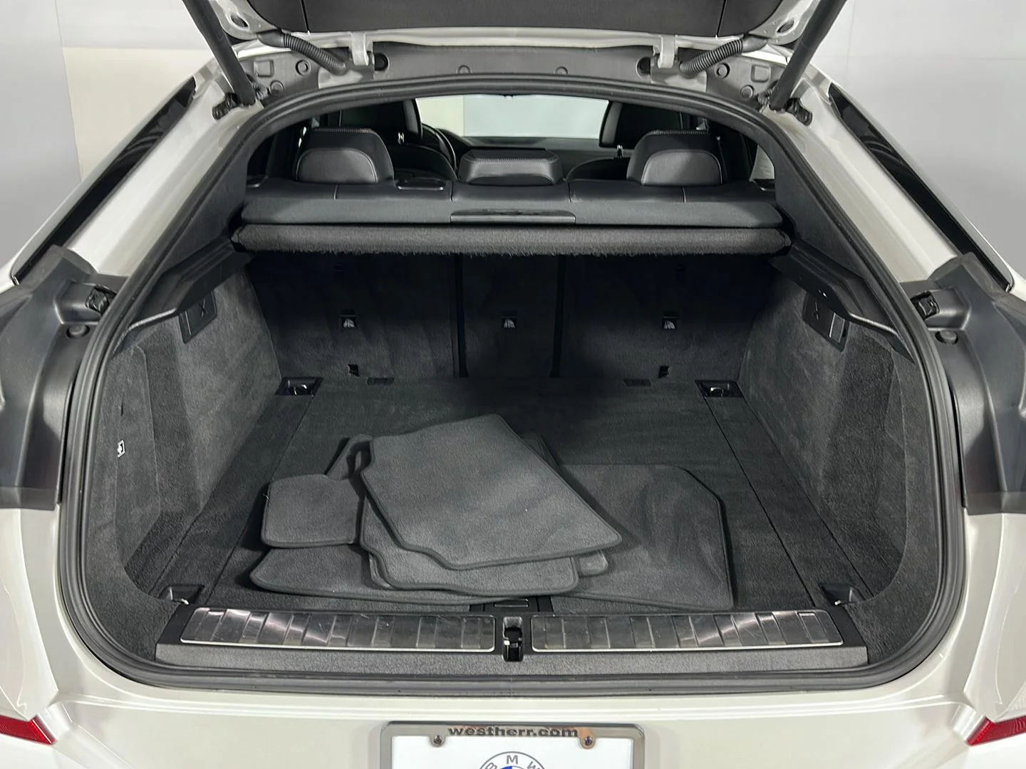 Used 2022 Mineral White Metallic BMW xDrive40i image 53