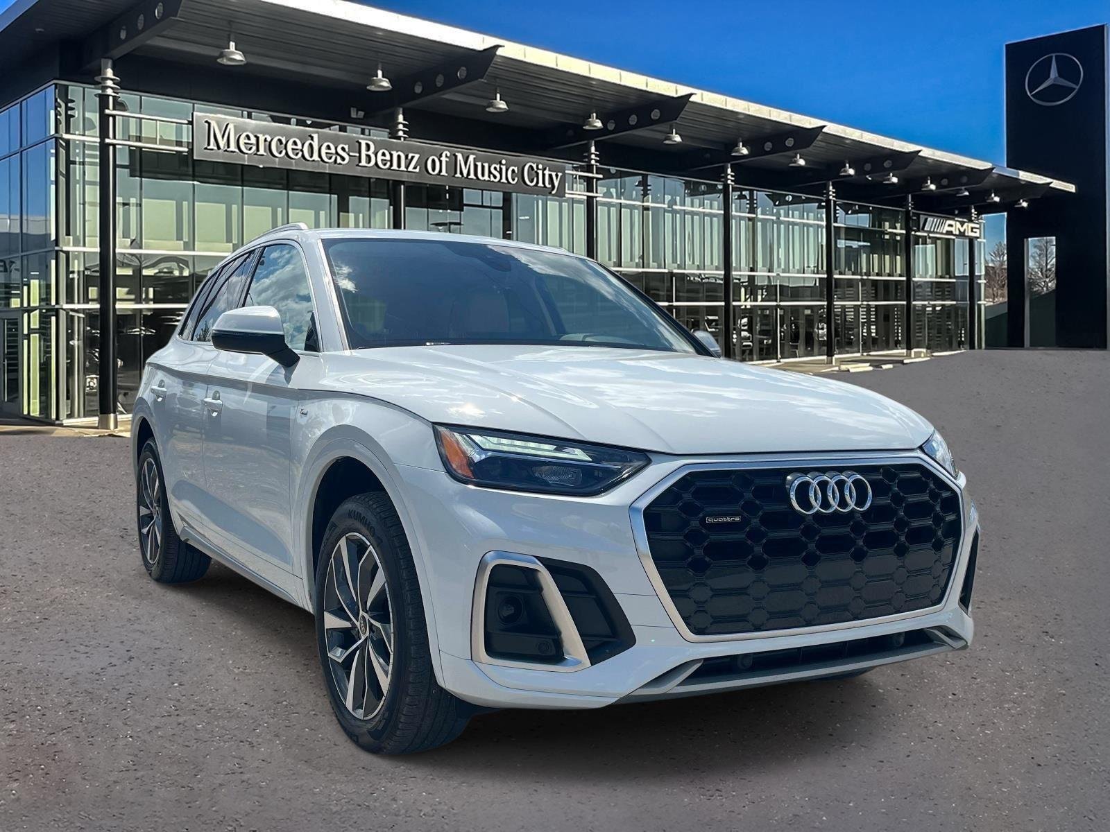 2023 Audi Q5 45 Premium's photo