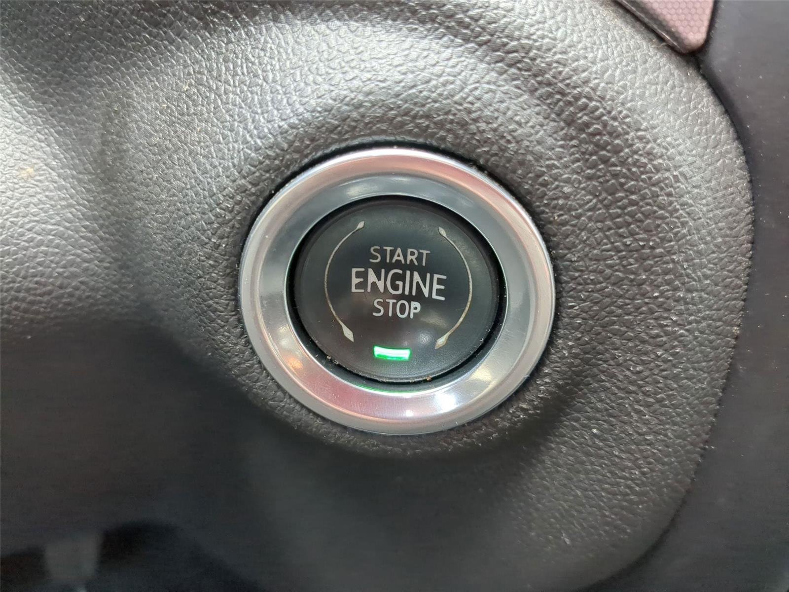 Used 2021 Summit White GMC SLE image 25