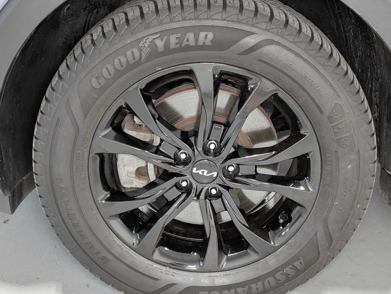 Certified Used 2022 Everlasting Silver Kia LX image 3