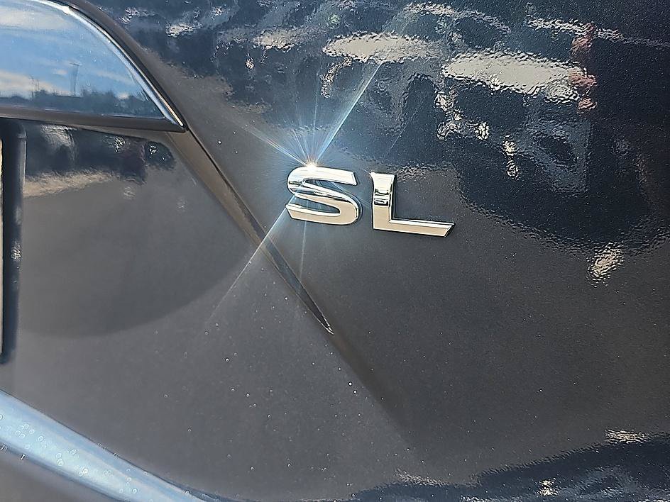 Used 2016 Arctic Blue Metallic Nissan SL image 9