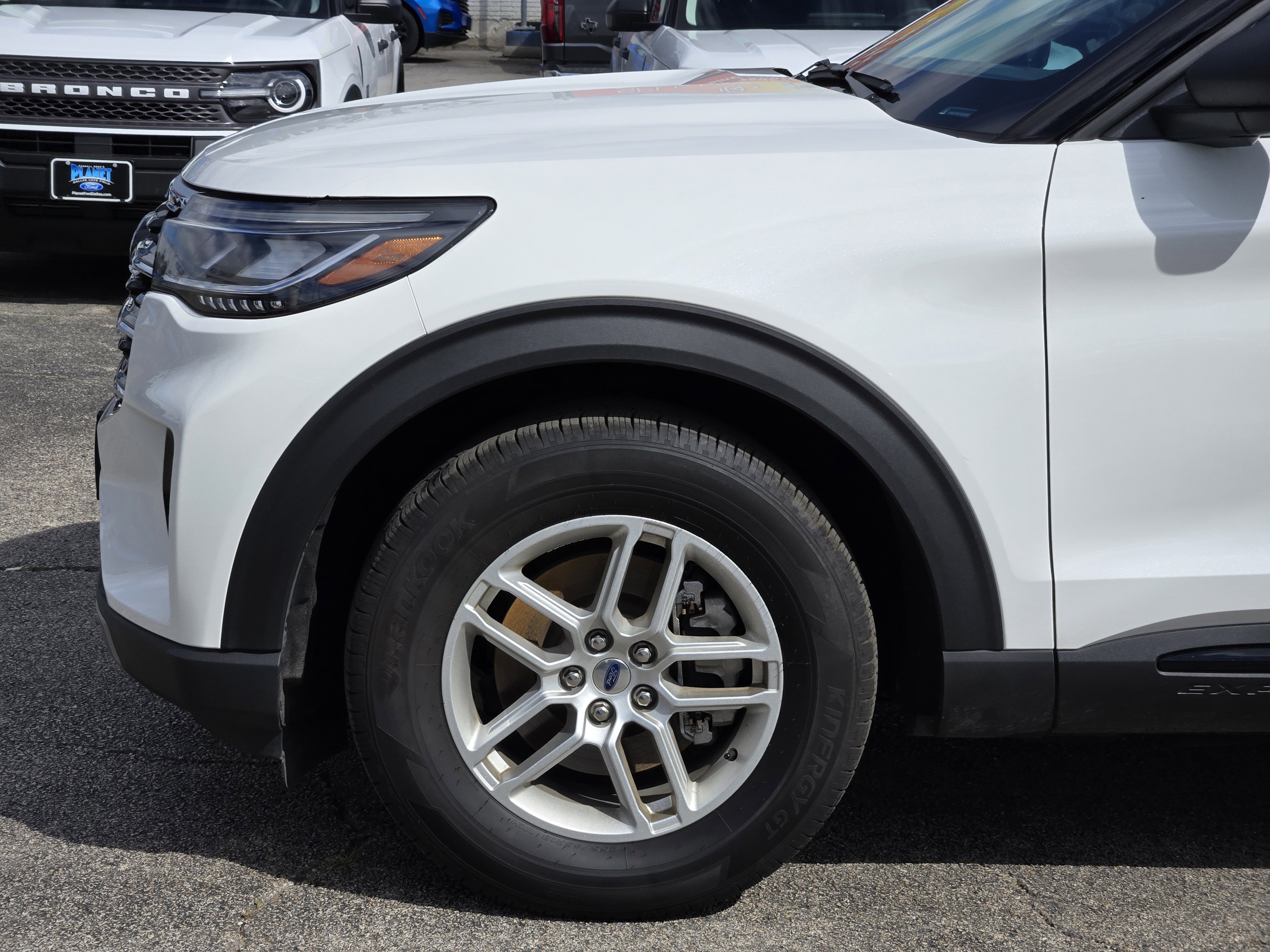 New 2026 Star White Metallic Tri-Coat Ford Active image 6