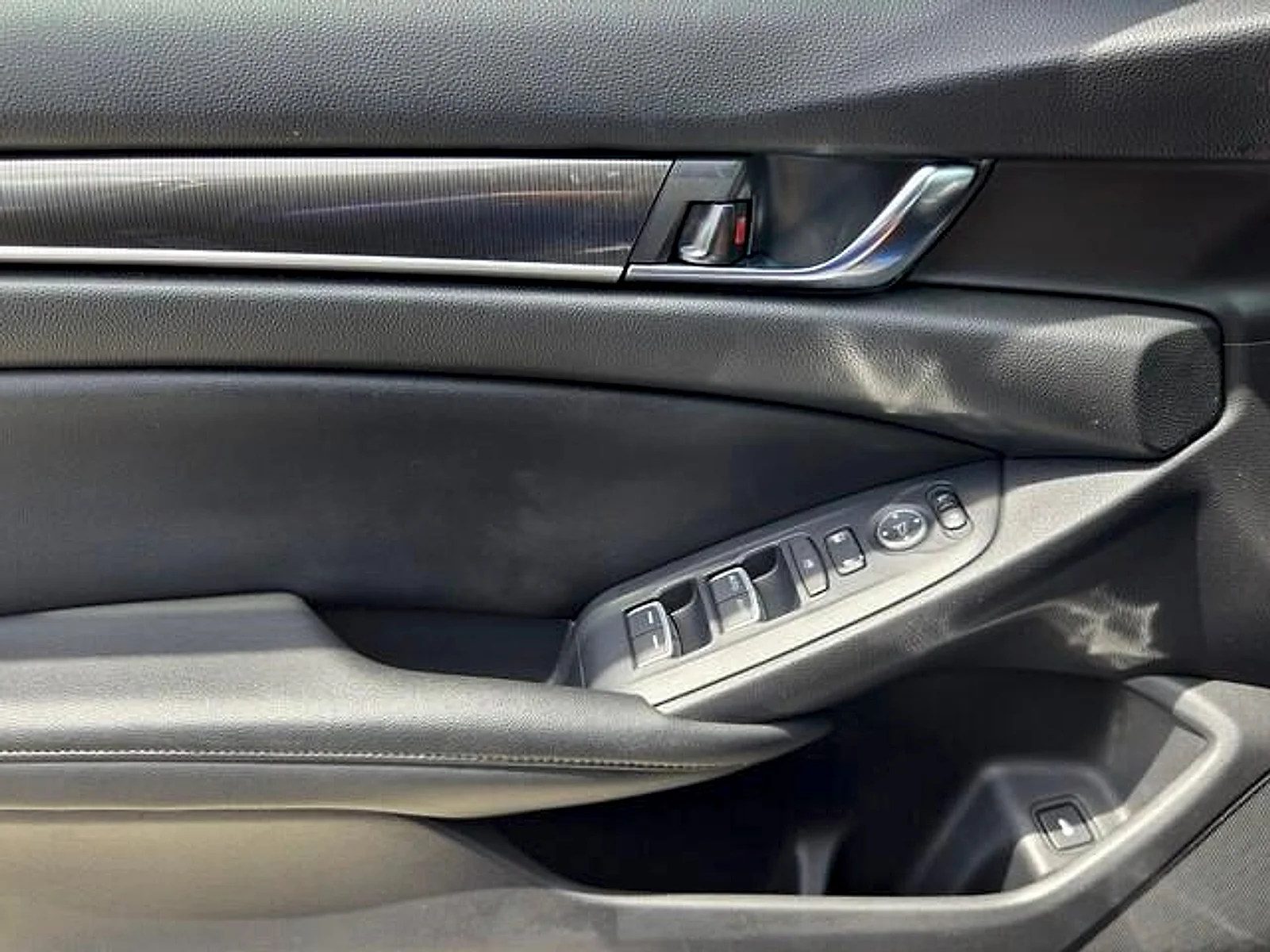 Used 2019  Honda Sport image 23